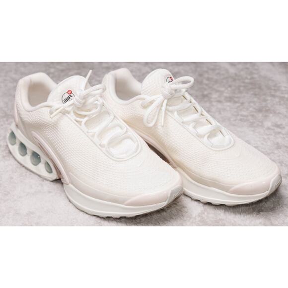 Nike Air Max DN Sail Pink Silver Ivory Sneakers Shoes Womens Size 10 HV4436-133 - Picture 1 of 16